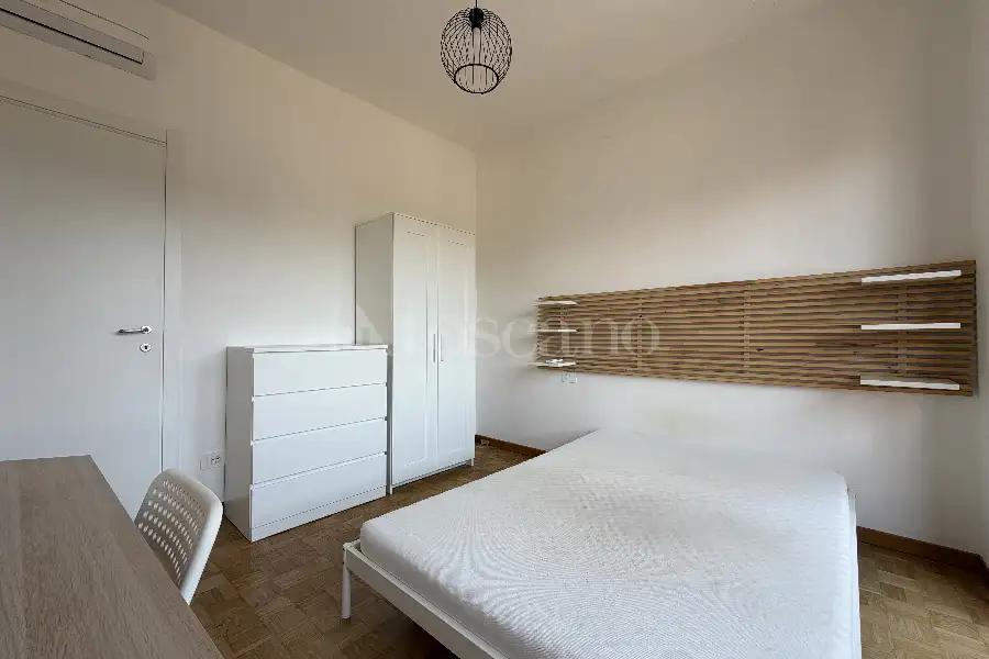 Stanza in affitto di 15 mq a €1.000 (rif. 38/2026)