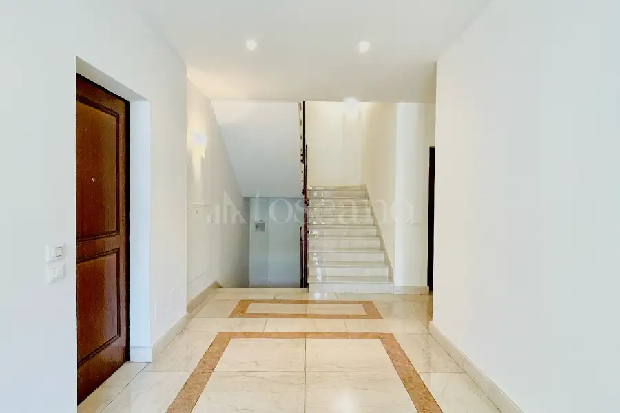 Ufficio in vendita di 300 mq a €650.000 (rif. 48/2026)