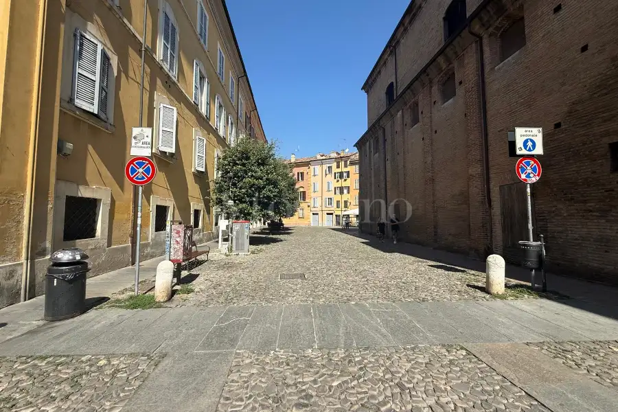 Negozio in affitto di 53 mq a €1.400 (rif. 41/2025)