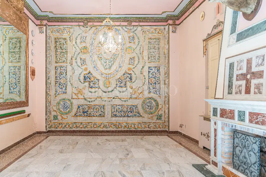 Villa in vendita di 1.200 mq a €4.250.000 (rif. 61/2026)