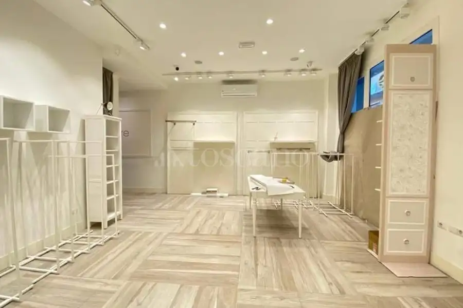 Negozio in vendita di 140 mq a €325.000 (rif. 70/2025)