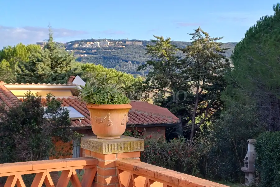 Villa Plurifamiliare in vendita di 800 mq a €1.390.000 (rif. 26/2024)