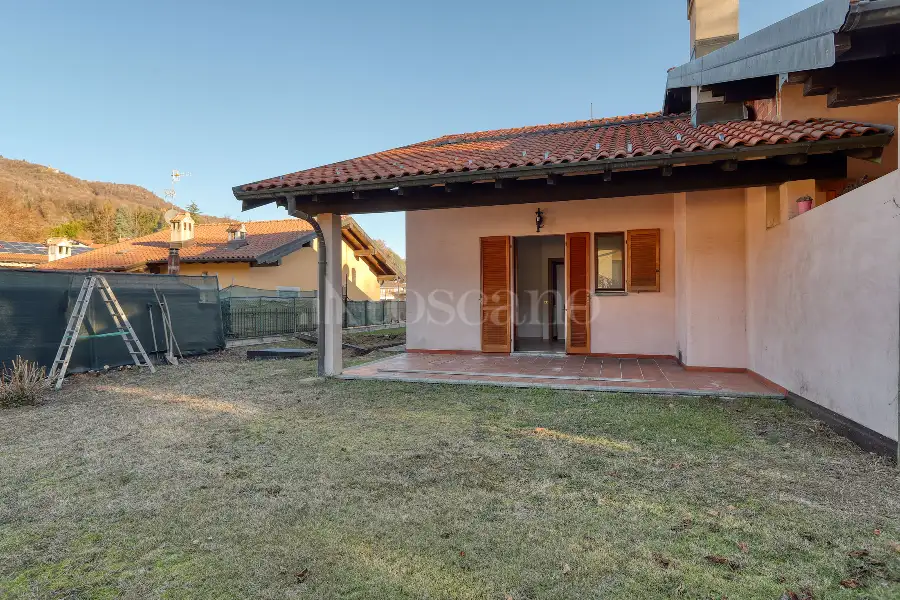 Villa Bifamiliare in vendita di 130 mq a €250.000 (rif. 103/2026)