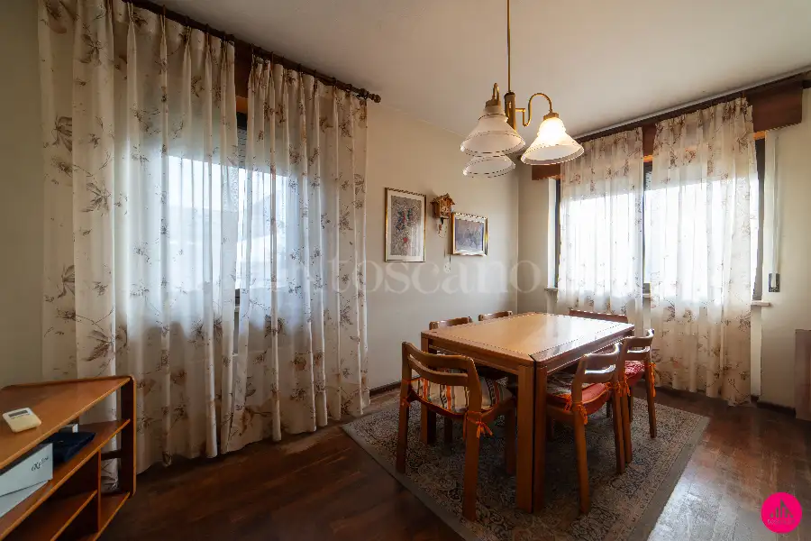 Casa Indipendente in vendita di 370 mq a €380.000 (rif. 8/2026)