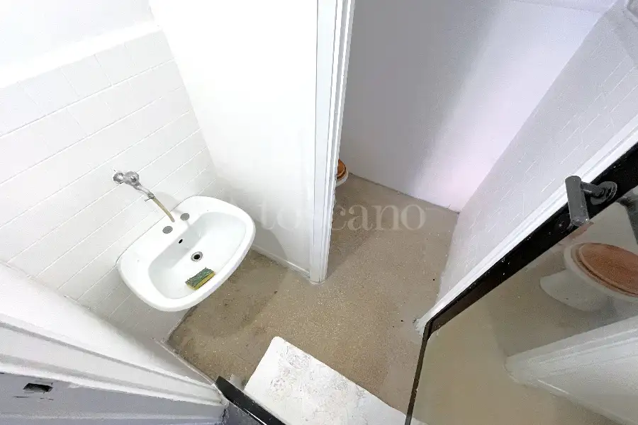 Negozio in vendita di 30 mq a €75.000 (rif. 4/2026)