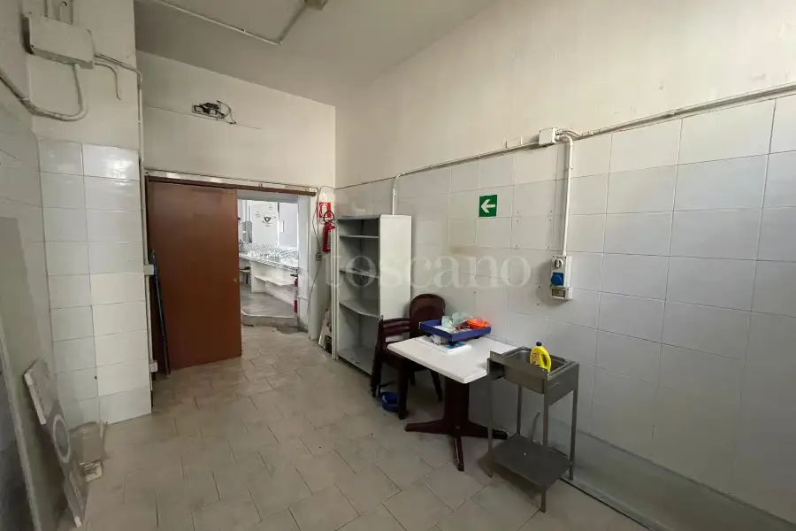 Negozio in affitto di 80 mq a €720 (rif. 94/2025)