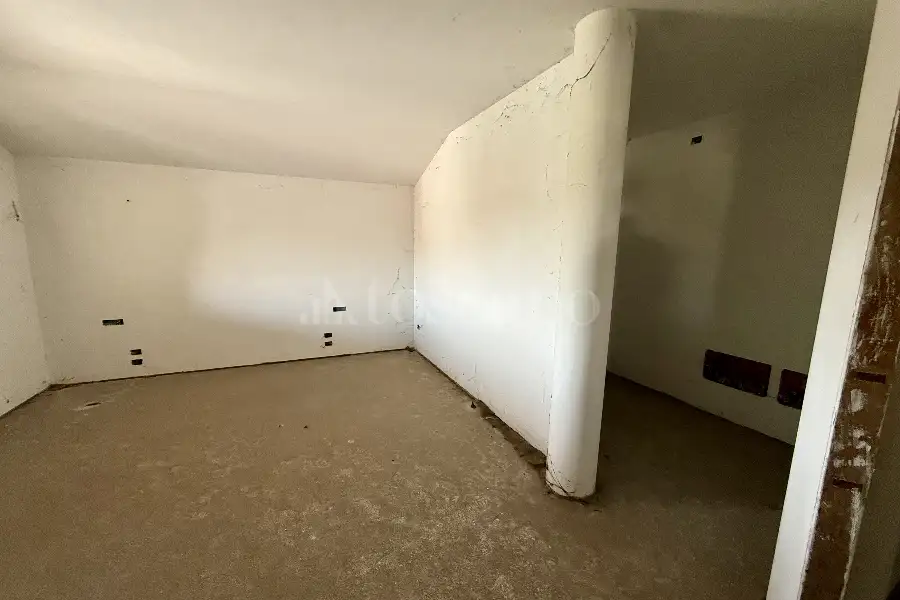 Villa Bifamiliare in vendita di 420 mq trattativa riservata (rif. 17/2026)