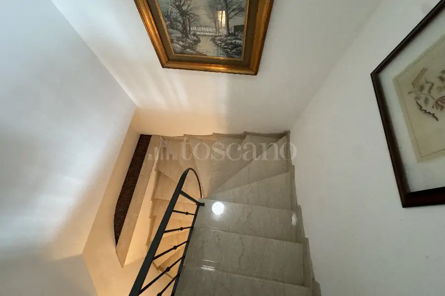 Villa in vendita di 230 mq a €950.000 (rif. 17/2026)
