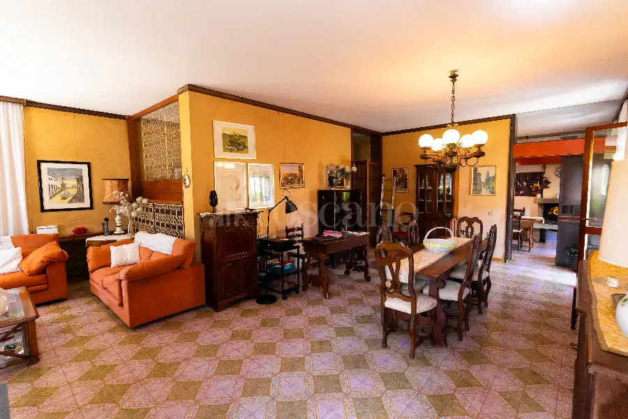 Villa in vendita di 400 mq a €780.000 (rif. 77/2025)