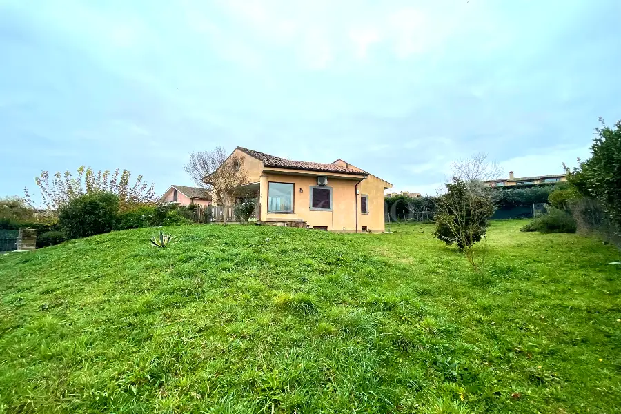 Villa in vendita di 260 mq a €369.000 (rif. 47/2025)