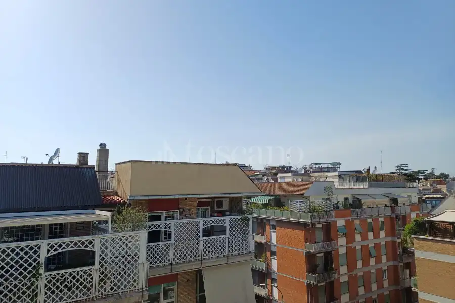 Attico in affitto di 66 mq a €1.550 (rif. 15/2026)
