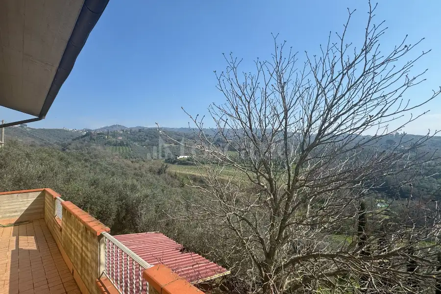 Villa Bifamiliare in vendita di 280 mq a €298.000 (rif. 18/2025)