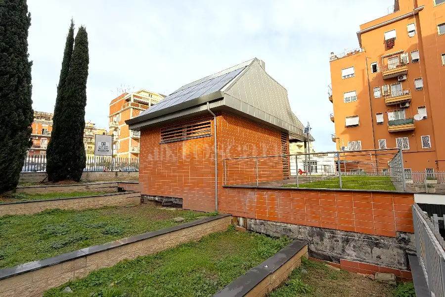 Negozio in vendita di 131 mq a €245.000 (rif. 3/2026)