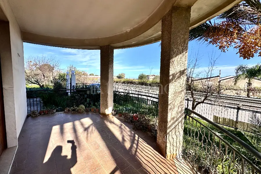 Villa in vendita di 330 mq a €184.000 (rif. 5/2026)