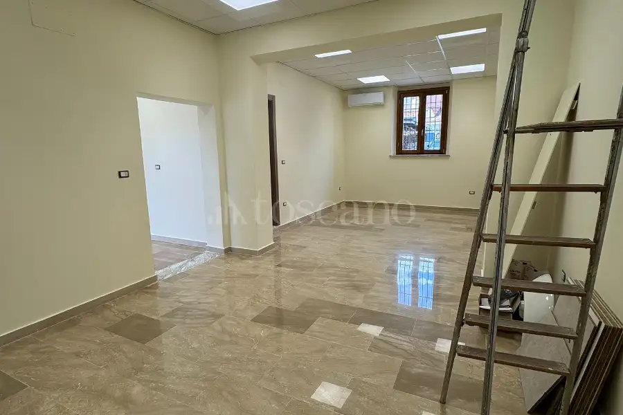 Negozio in affitto di 100 mq a €1.000 (rif. 22/2026)