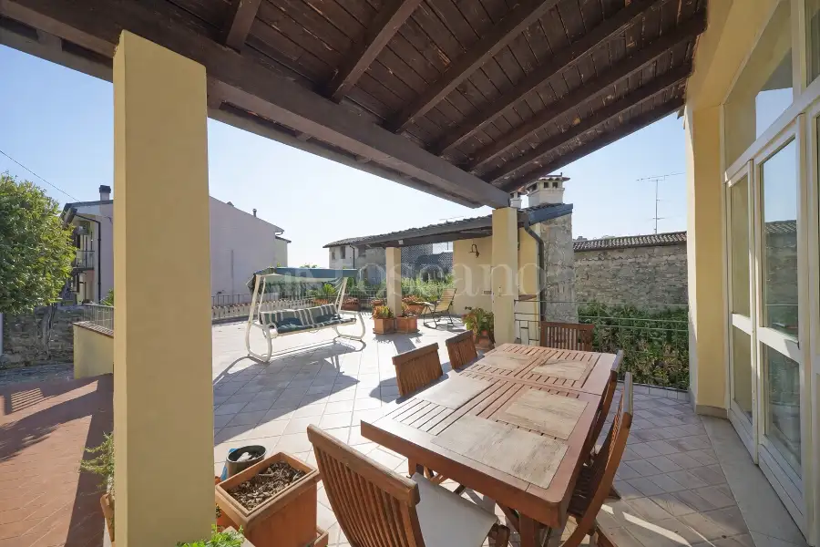 Palazzo in vendita di 400 mq a €425.000 (rif. 6/2026)