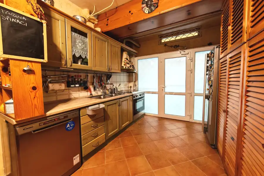 Villa Plurifamiliare in vendita di 260 mq a €489.000 (rif. 59/2026)