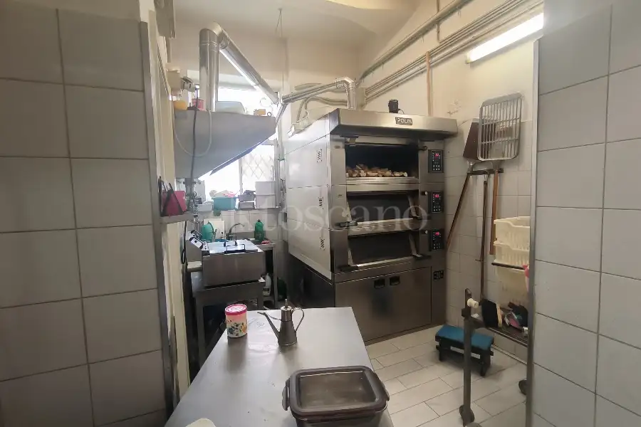 Negozio in affitto di 58 mq a €900 (rif. 34/2025)