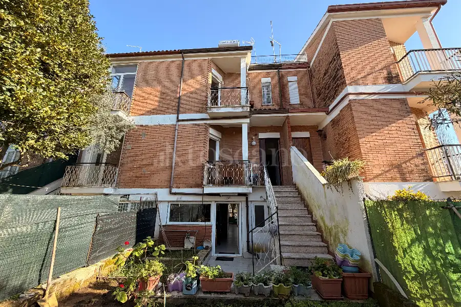 Villa Plurifamiliare in vendita di 150 mq a €175.000 (rif. 11/2026)