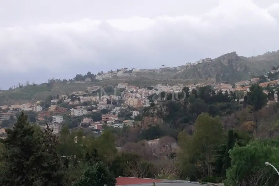 Villino a Schiera in vendita di 200 mq a €350.000 (rif. 1/2026)