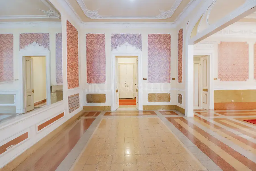Casa in vendita di 340 mq a €790.000 (rif. 9/2025)