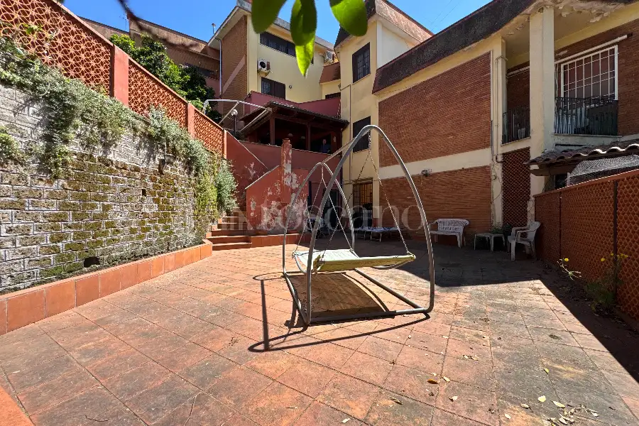 Villa Plurifamiliare in vendita di 300 mq a €649.000 (rif. 18/2026)