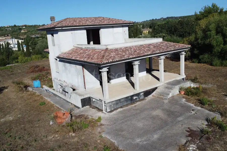 Casa Indipendente in vendita di 300 mq a €230.000 (rif. 198/2026)