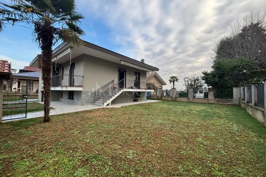 Villa in vendita di 200 mq a €530.000 (rif. 42/2025)