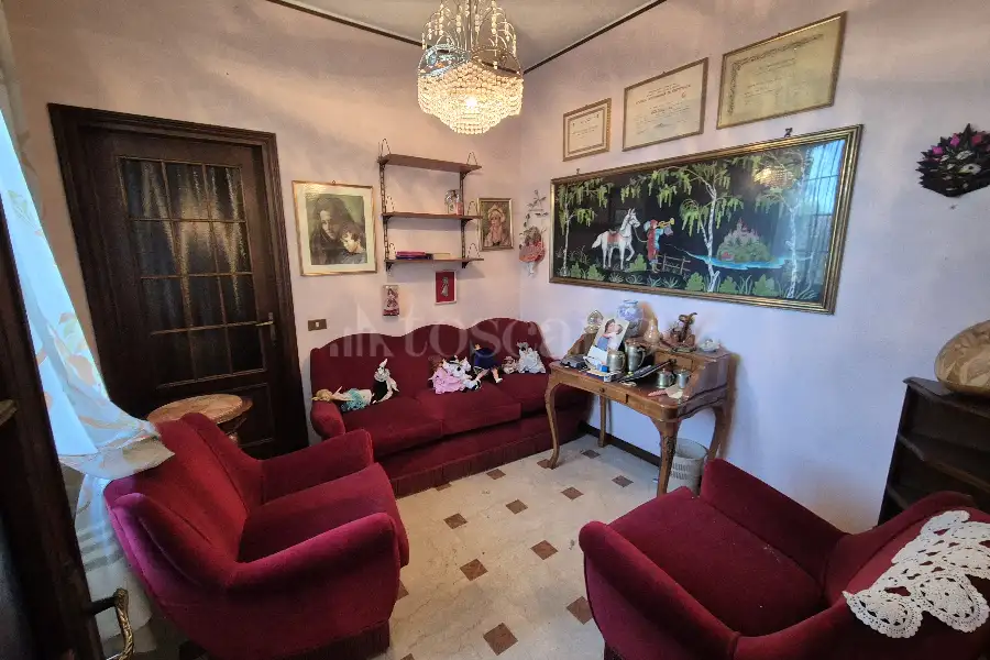 Villa in vendita di 330 mq trattativa riservata (rif. 3/2026)