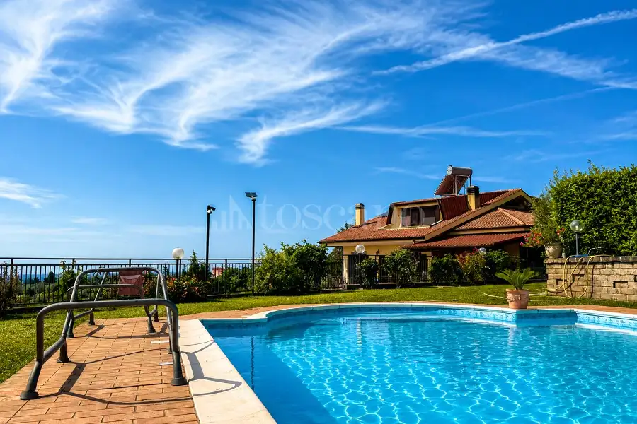 Villa in vendita di 920 mq a €899.000 (rif. 48/2026)