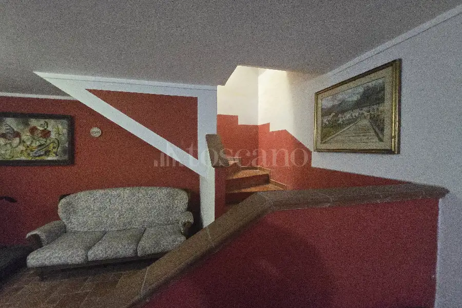 Casa Indipendente in vendita di 410 mq a €615.000 (rif. 40/2025)