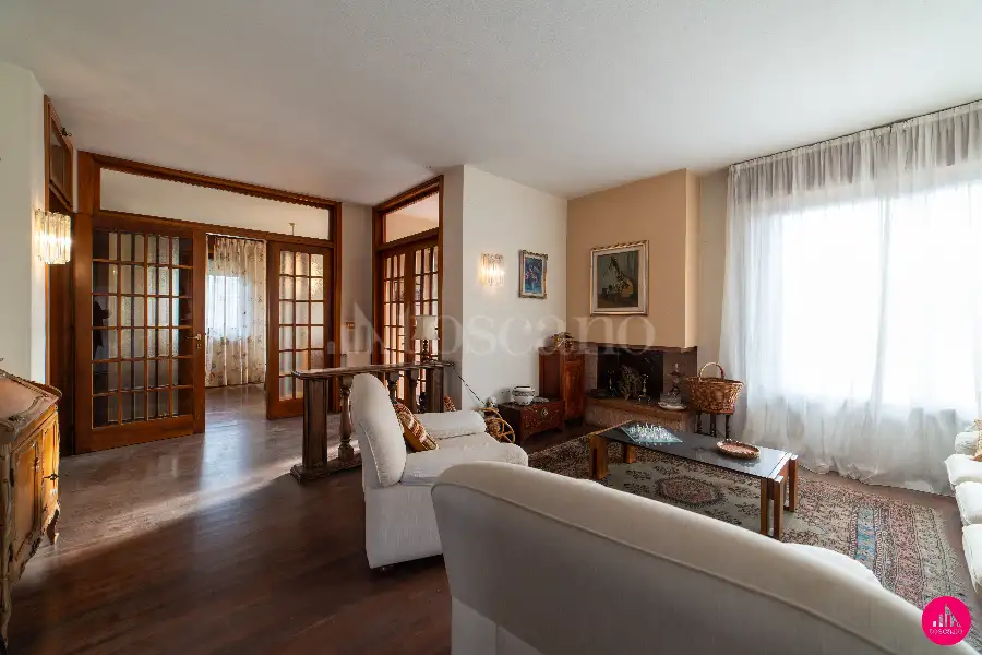 Casa Indipendente in vendita di 370 mq a €380.000 (rif. 8/2026)