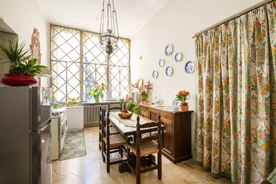 Casale in vendita di 1.000 mq a €1.150.000 (rif. 5/2026)