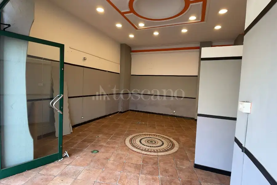 Negozio in affitto di 40 mq a €750 (rif. 21/2026)