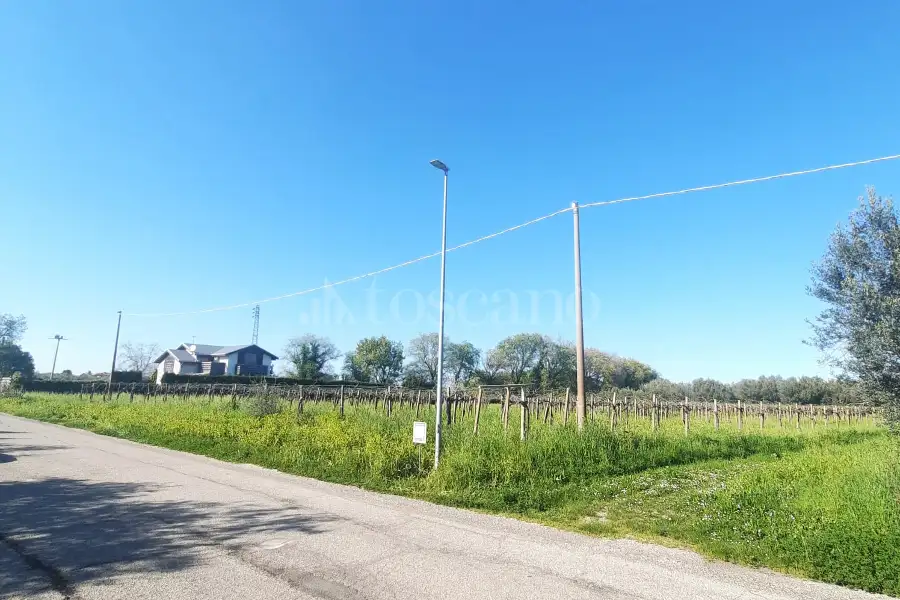 Edificabile Residenziali in vendita di 1.120 mq a €37.000 (rif. 11/2025)