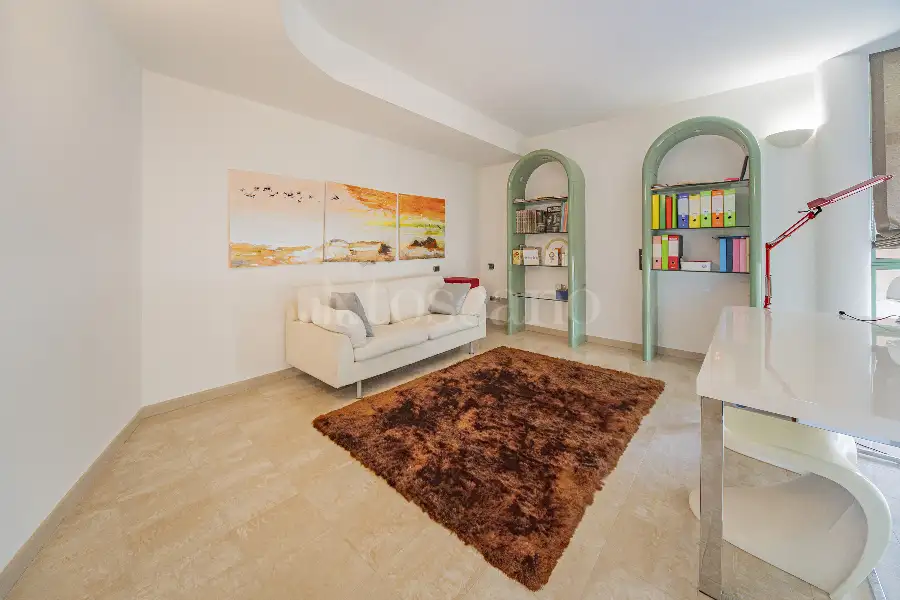 Villa in vendita di 500 mq a €990.000 (rif. 100/2025)