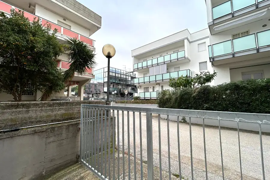Box in vendita di 15 mq a €16.000 (rif. 60/2026)
