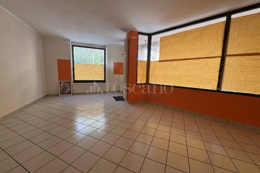 Negozio in vendita di 60 mq a €127.000 (rif. 12/2025)