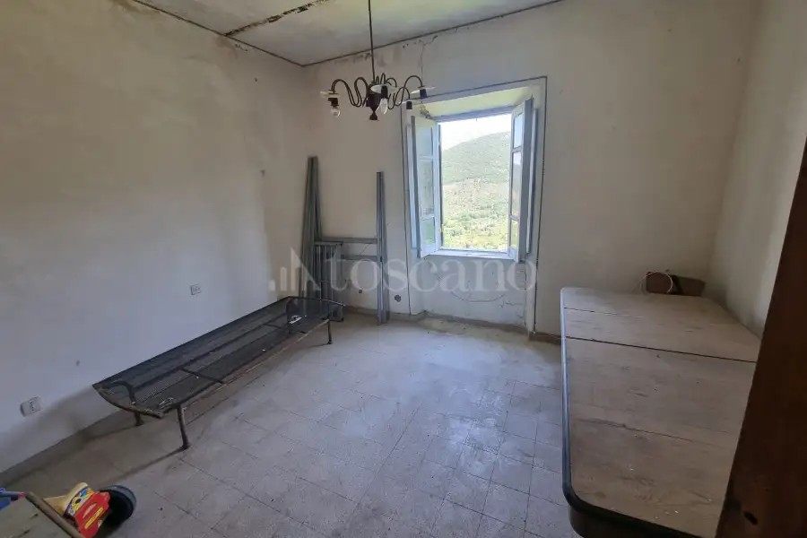 Casale in vendita di 660 mq a €95.000 (rif. 22/2025)