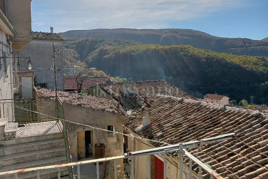 Casa in vendita di 80 mq a €15.000 (rif. 10/2026)