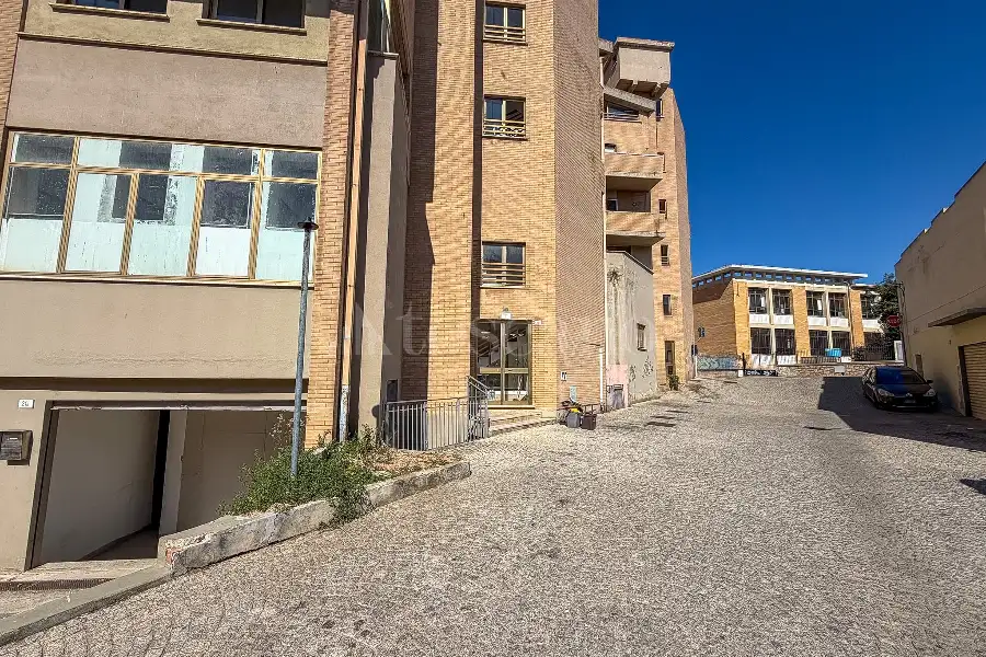 Negozio in vendita di 50 mq a €125.000 (rif. 32/2026)