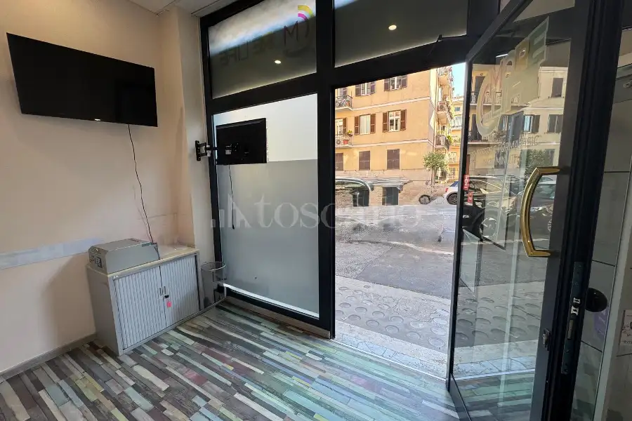 Negozio in affitto di 104 mq a €4.000 (rif. 13/2026)