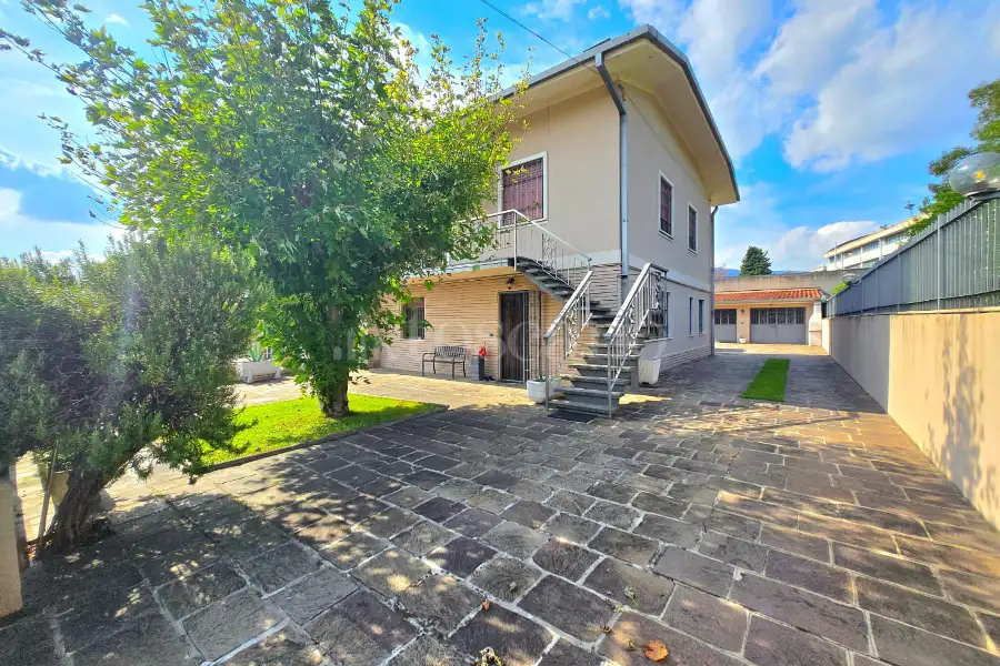 Villa Bifamiliare in vendita di 200 mq a €419.000 (rif. 35/2025)