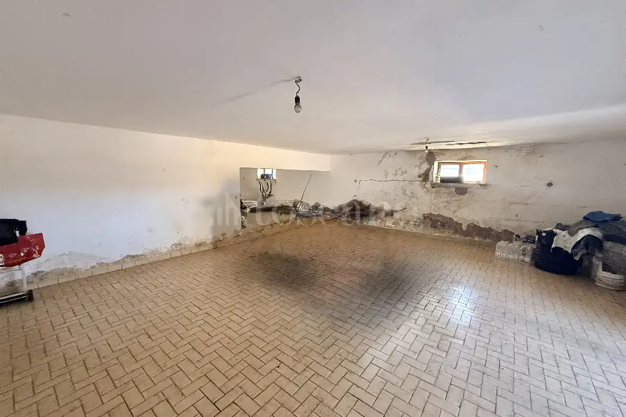 Casa Indipendente in vendita di 254 mq a €299.000 (rif. 81/2026)