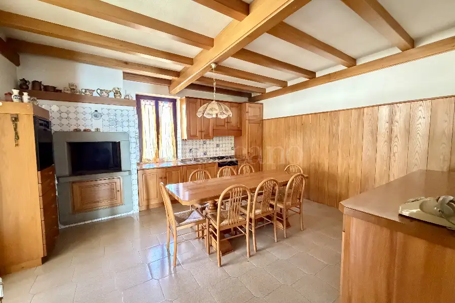 Villa in vendita di 400 mq a €870.000 (rif. 13/2026)