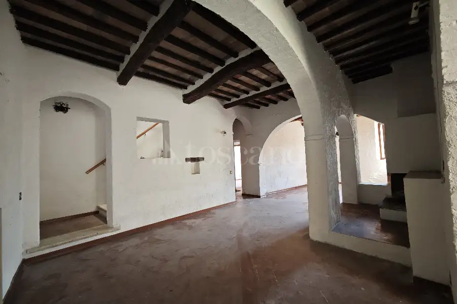 Casa in vendita di 400 mq a €650.000 (rif. 26/2025)