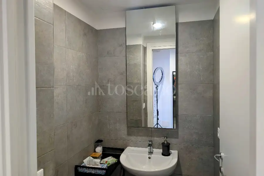 Negozio in vendita di 160 mq a €410.000 (rif. 4/2026)
