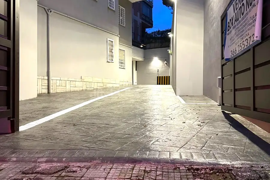 Box in affitto di 54 mq a €700 (rif. 10/2026)