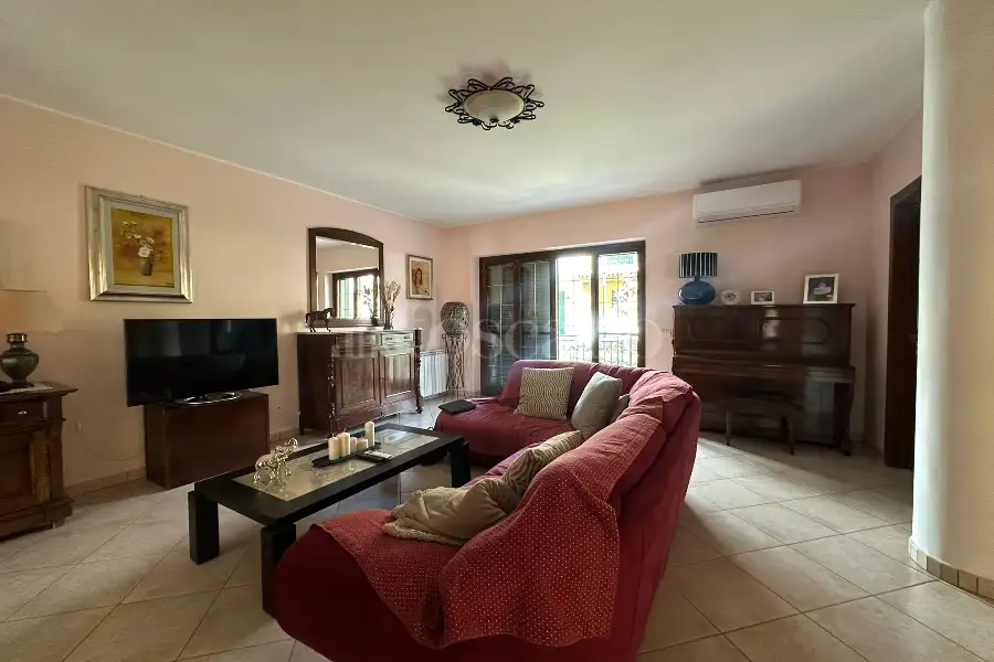 Villino a Schiera in vendita di 210 mq a €240.000 (rif. 94/2025)
