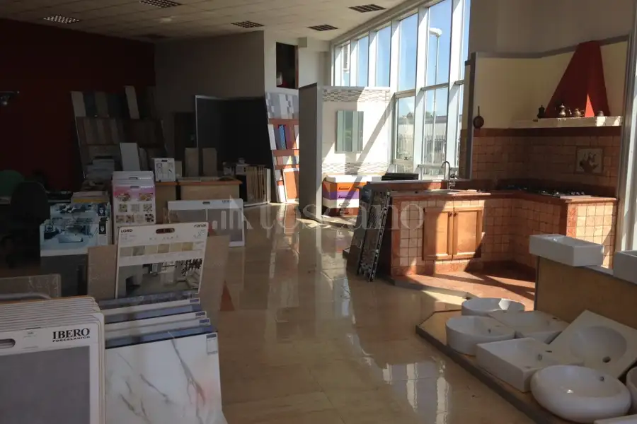 Negozio in vendita di 200 mq a €210.000 (rif. 55/2026)